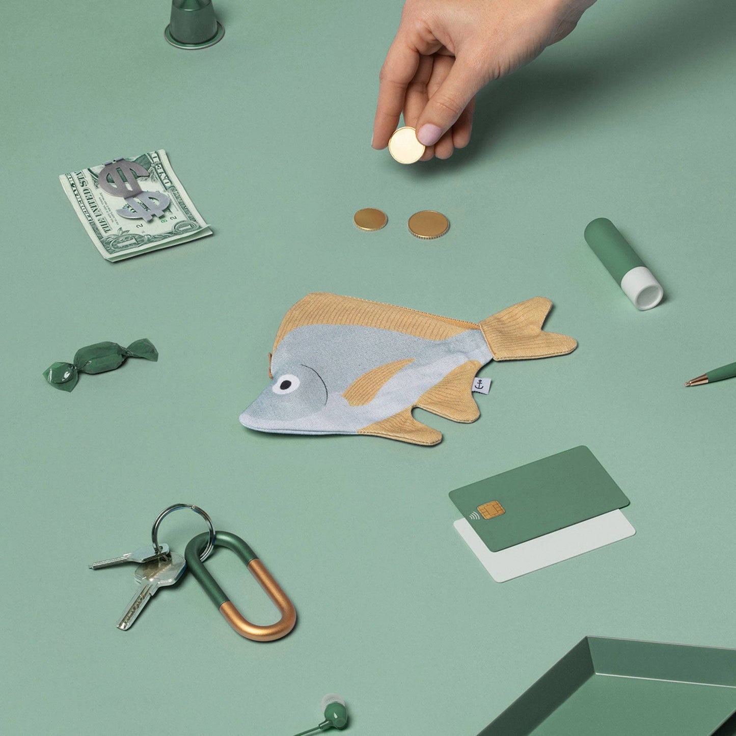 Japaninmeren sininen pikkukala - Small silver biddy